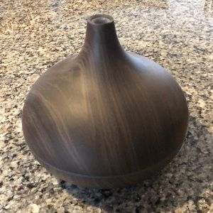 Essential oil diffuser